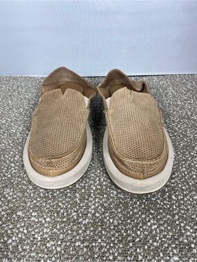 Sanuk & Airstream Women Casual Slip-On Loafers in Tan. Pre-Owned , Size 9.